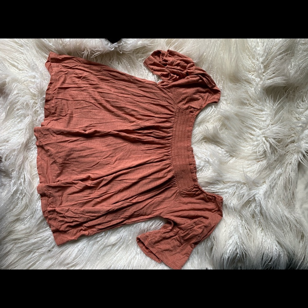 AMERICAN EAGLE OFF THE SHOULDER TOP